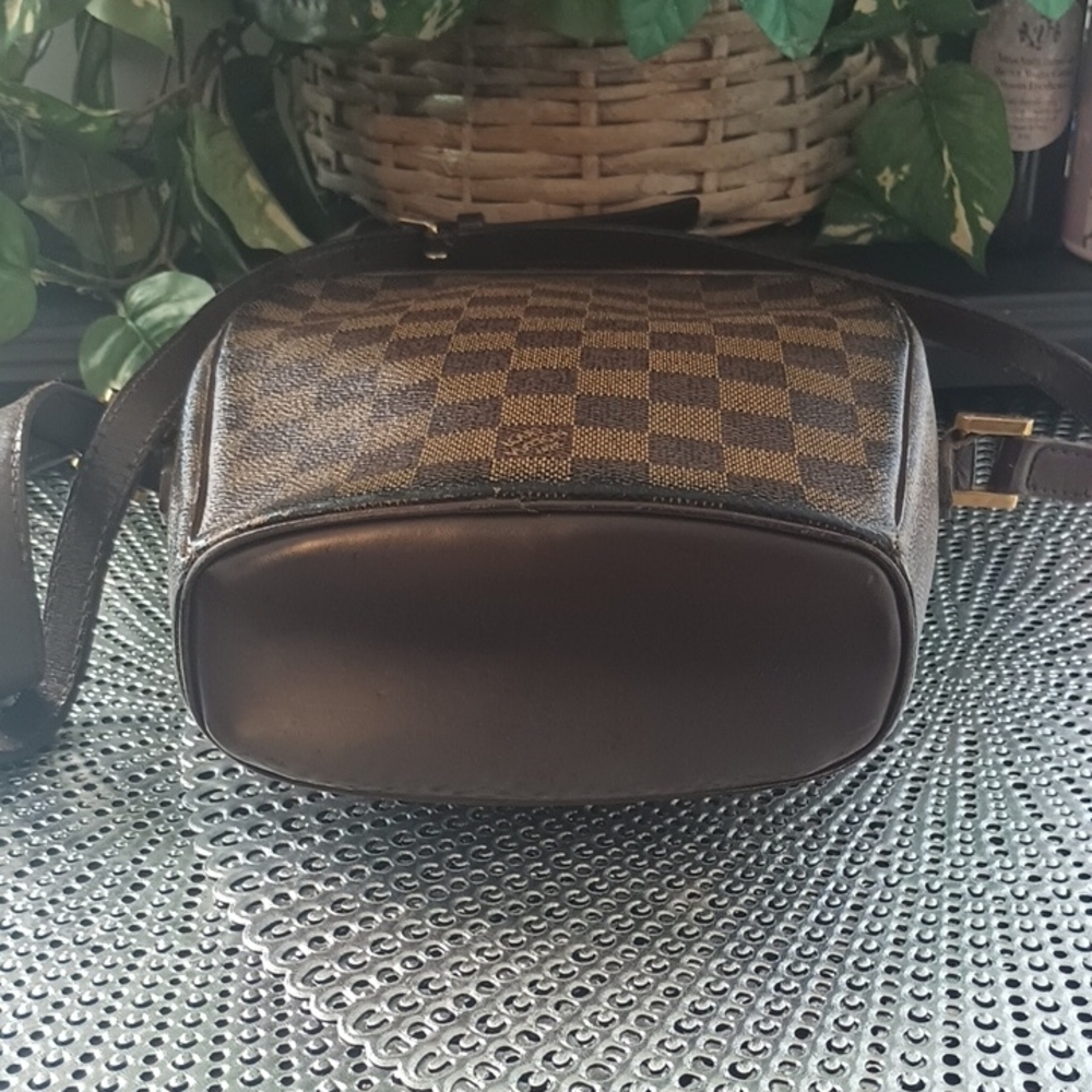 Louis Vuitton Damier Crossbody Bag - Picture 4 of 10